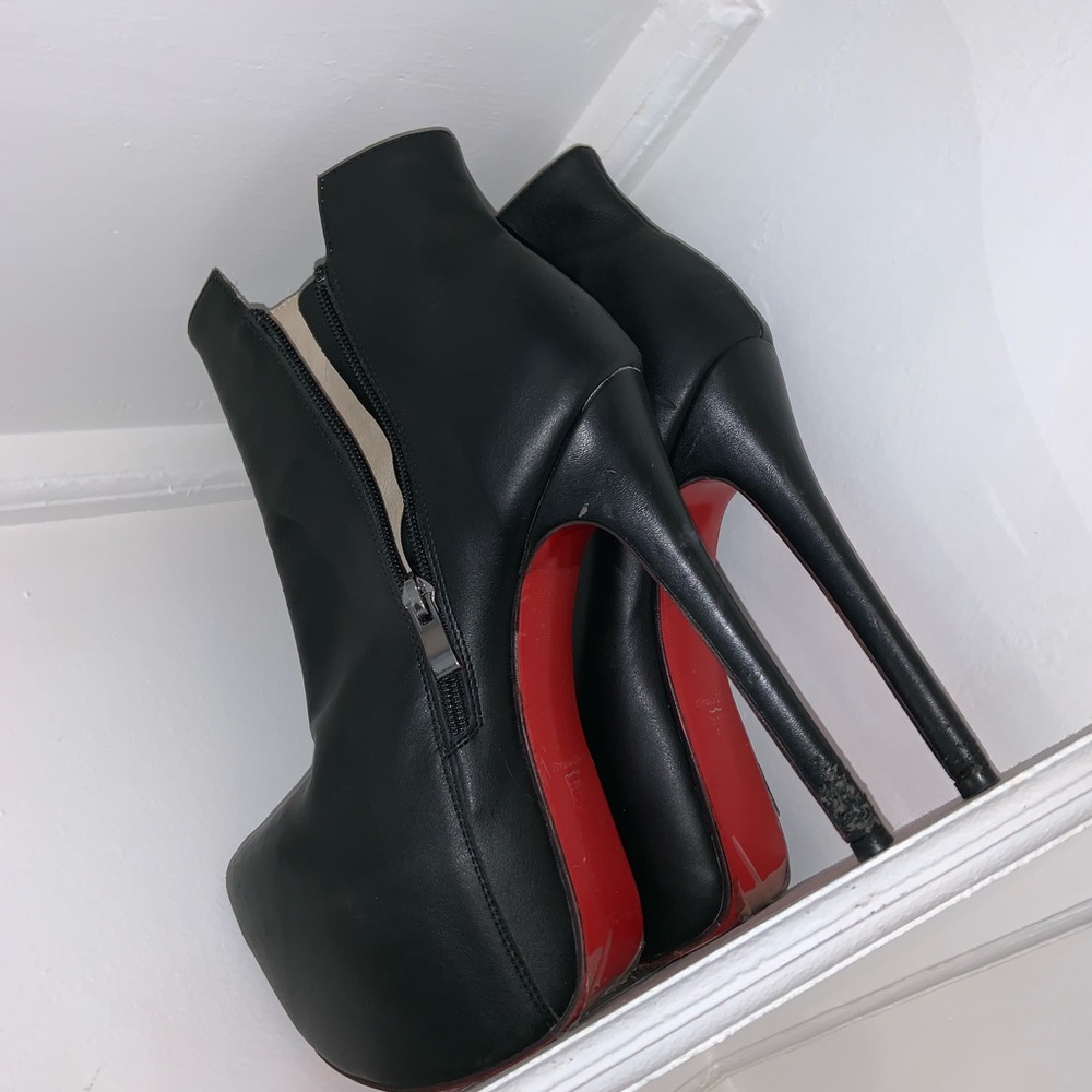 Heeled boots